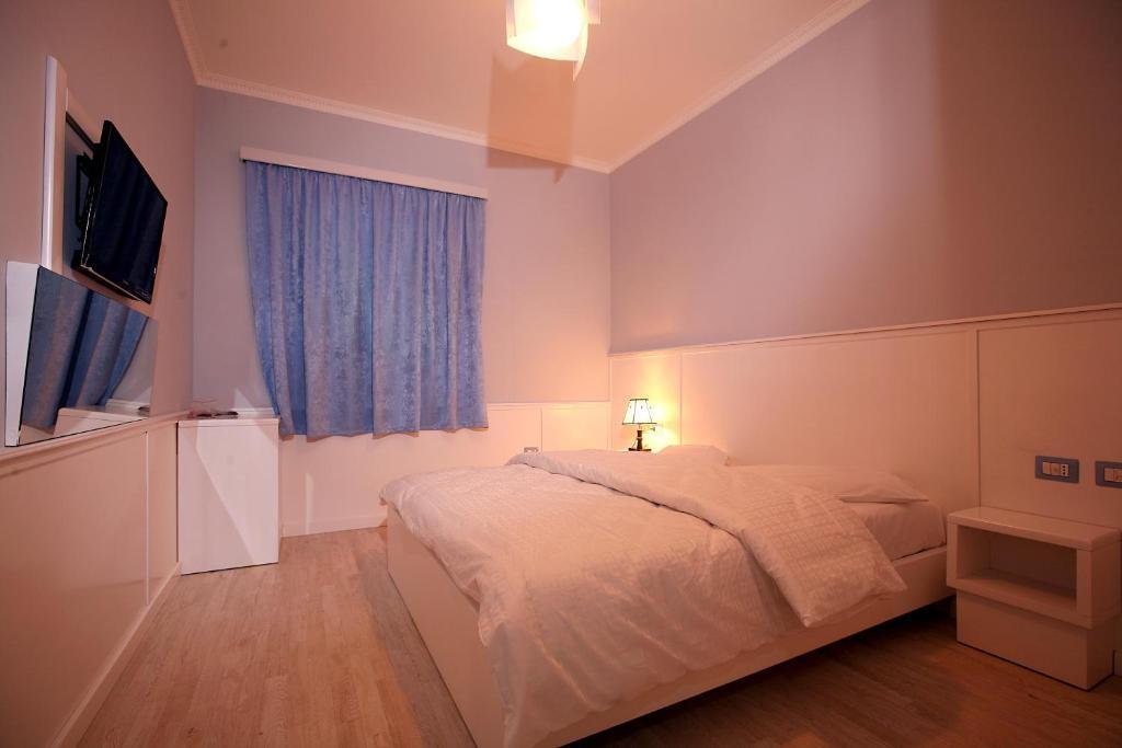 Hotel Kastria ティラナ エクステリア 写真