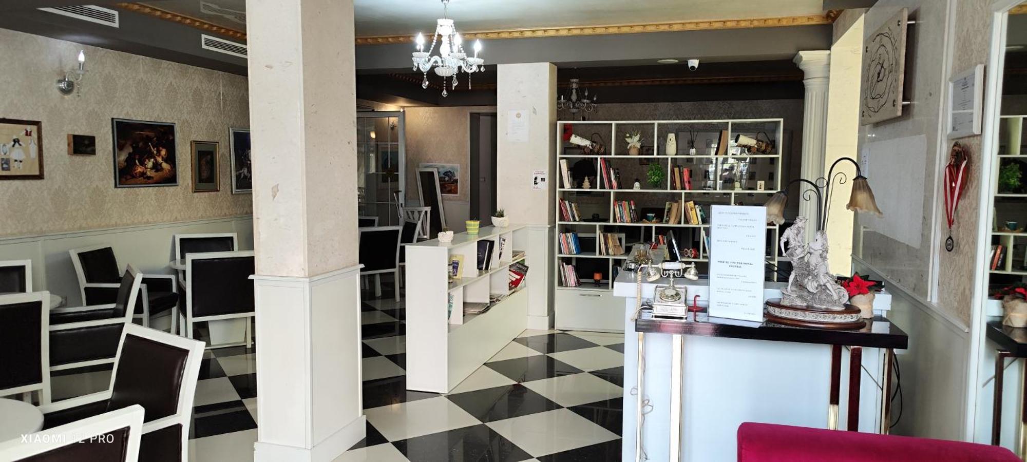 Hotel Kastria ティラナ エクステリア 写真