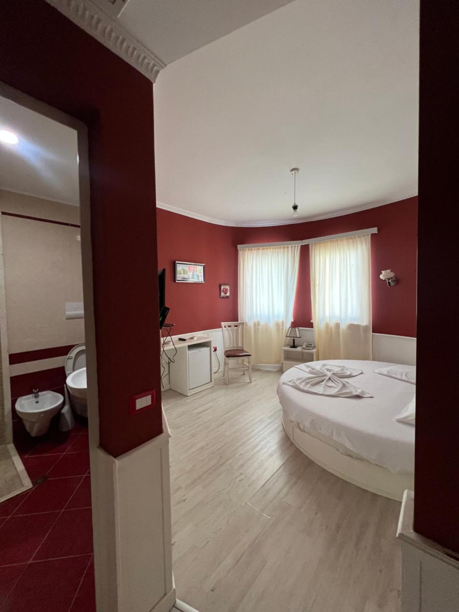 Hotel Kastria ティラナ エクステリア 写真