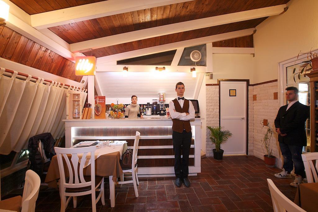 Hotel Kastria ティラナ エクステリア 写真